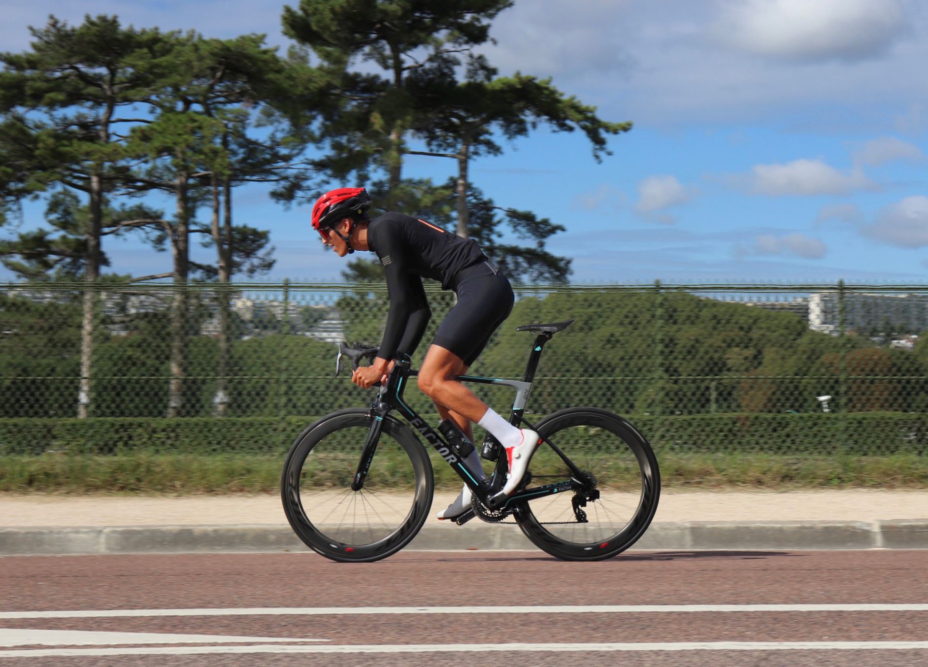 213bike cyclistes compétition vélo route carbone